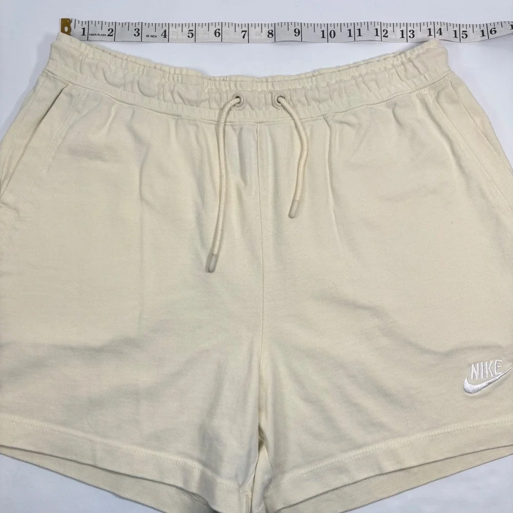 Nike Womens Medium  Pale Yellow Shorts Sportswear Essential Cotton High Rise